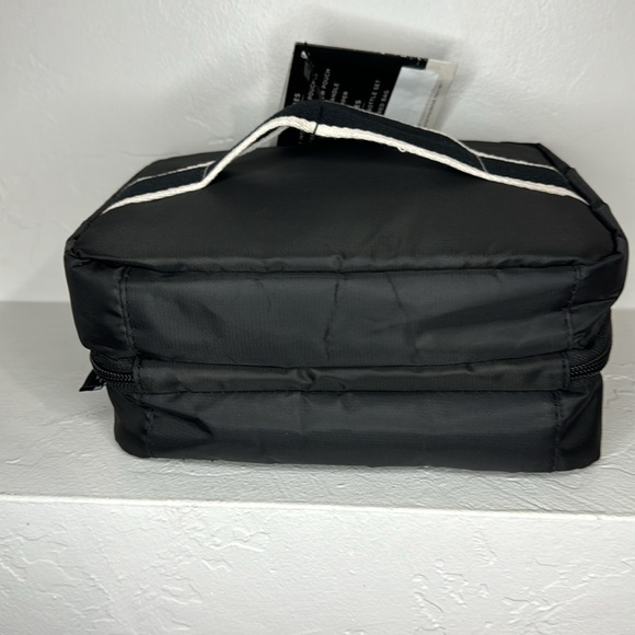 NWT Rachel Zoe black hanging 5 pc toiletry bag set - Picture 3 of 12